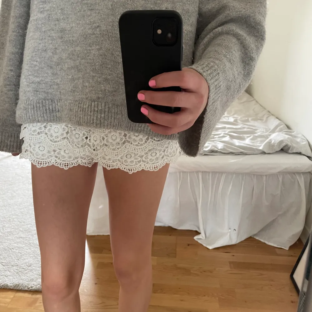 Snygga och bekväma spetsshorts💖 . Shorts.