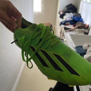 Adidas crazy fast - Använda Max 5 gånger storlek 41,5  ny pris 2700 mitt pris 550 då dem bara står köpte nya 