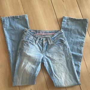 Lågmidjade jeans - Gaalet snygga men passade tyvärr inte
