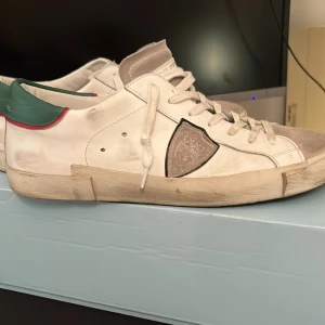 Philippe model  - Tja, ett par Philippe model 7/10 skick storlek 41, jag säljer för de är försmå 