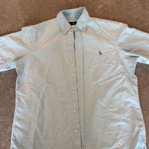 Ralph lauren skjorta  - Säljer nu denna riktigt feta skjorta då jag inte använder den längre mer info eller bilder skriv?