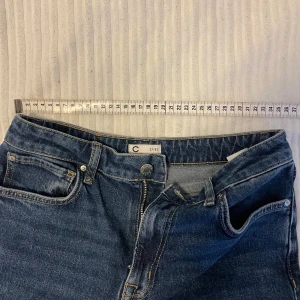 Straight jeans  - Aldrig använda, passar typ s