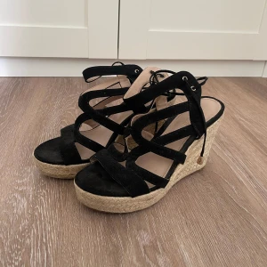 Kilklackar - Kilklackar i strl 37. Använda men i gott skick. 