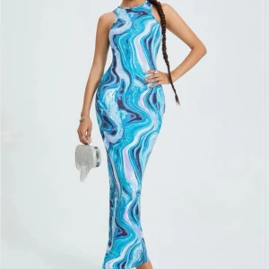 Klänning  - Klänning i storlek S, härlig stretch i. 