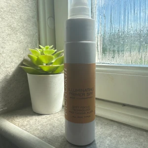 Primer - En primer som innehåller spf, Nypris 379kr