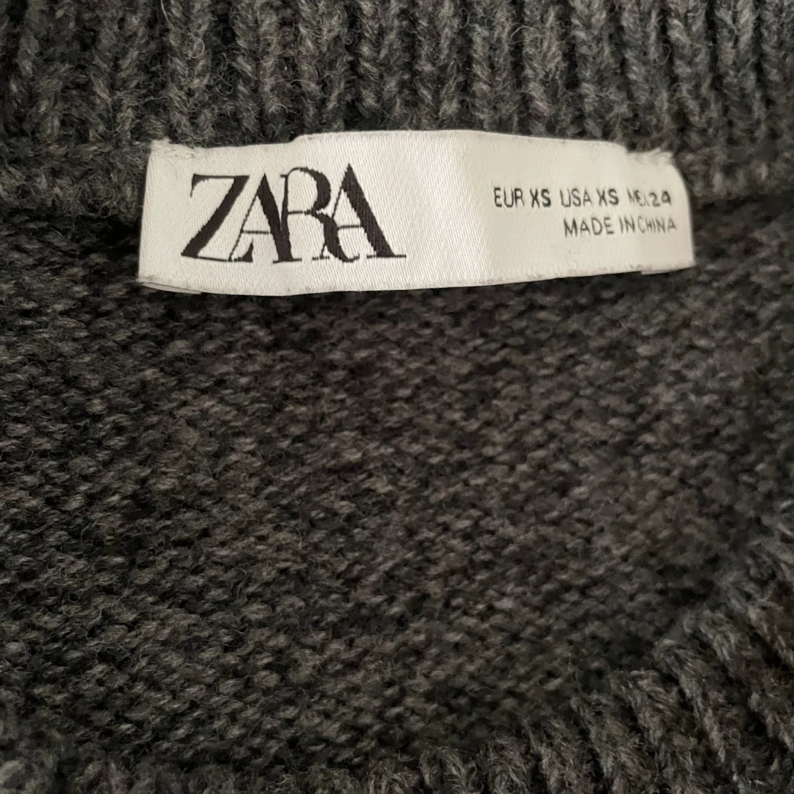 Grå zara tröja  - 90