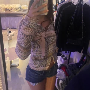 Odd molly kofta - Jättesöt odd molly kofta size 2 vilket motsvarar m/ större s 💞 skulle säga att den är snäppet liten i stl💞💞vid frågor är det bara att skriva 💞