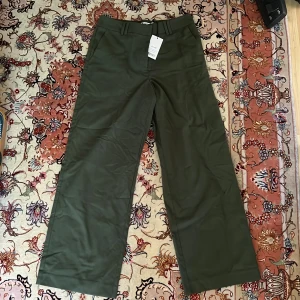 NA-KD byxor  - Jättefina byxor från nakd, helt oanvända med lappen kvar