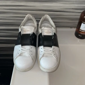 Valentino Open Sneakers - Valentino Open 41, 8/10 toppskick  2900kr