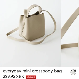 Väska - Liten väska från Gina Tricot, använd men i väldigt bra skick💕