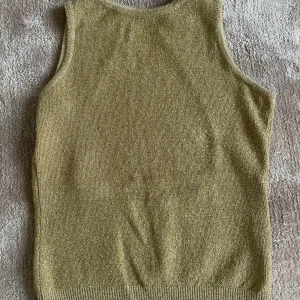 Miss sixty topp - Guldfärgad Miss sixty topp med öppen rygg❣️