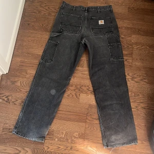 Carhartt jeans - 31x32 bra skick