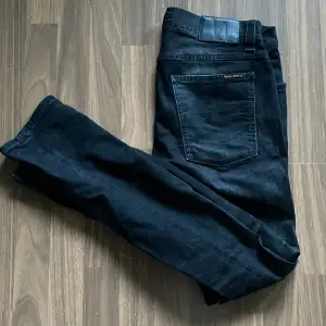 Säljer ett par nudie jeans i storlek 32/32