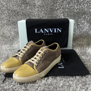 Lanvin - As feta lanvins i skön färgkombination. Skick 9/10 förutom att de är lite smutsiga och har nån repa på cap toe. Pris kan diskuteras vid snabb affär! Dm:a vid frågor!💯