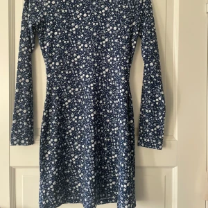 Klänning - Nyskick! 