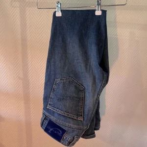 Jacob Cohen Jeans - Fint skick. Storlek 30, passar även 31. Skriv för frågor 👌