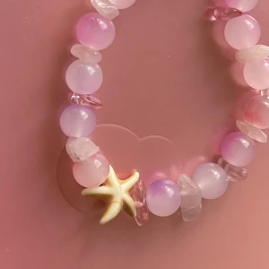 🌸💗🏖🐚📿 - Gjort på stretchig tråd för att passa dom flesta , går även att beställa i speciell storlek 💓