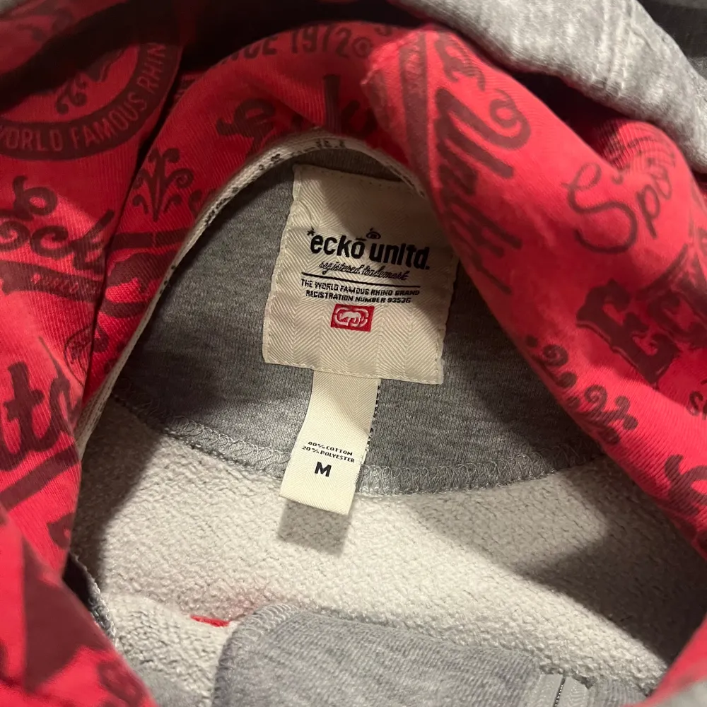 Tvär fet ecko unlimited hoodie🤑🤑 galet rare‼️ många små detaljer 🙏🙏 as snygg 🤑 priset kan diskuteras 🙌🙏. Hoodies.