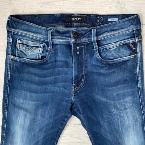 Replay Anbass Hyperflex jeans i perfekt skick 🙌 skriv vid fråga 👍 (storlek 32/32 men sitter som 30/32)