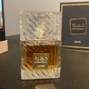 Latafa Khamrah - Tja säljer denna perfymen, de är 100 ml och en perfym som ger många komplimanger under nästan alla årstider! Pris kan diskuteras 