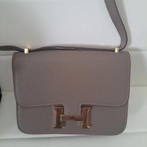 Modern väska - Super fin liknande väska i bra skick.