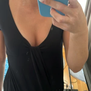 T-shirt med knut - Säljer min super fina t-shirt med en knut💕