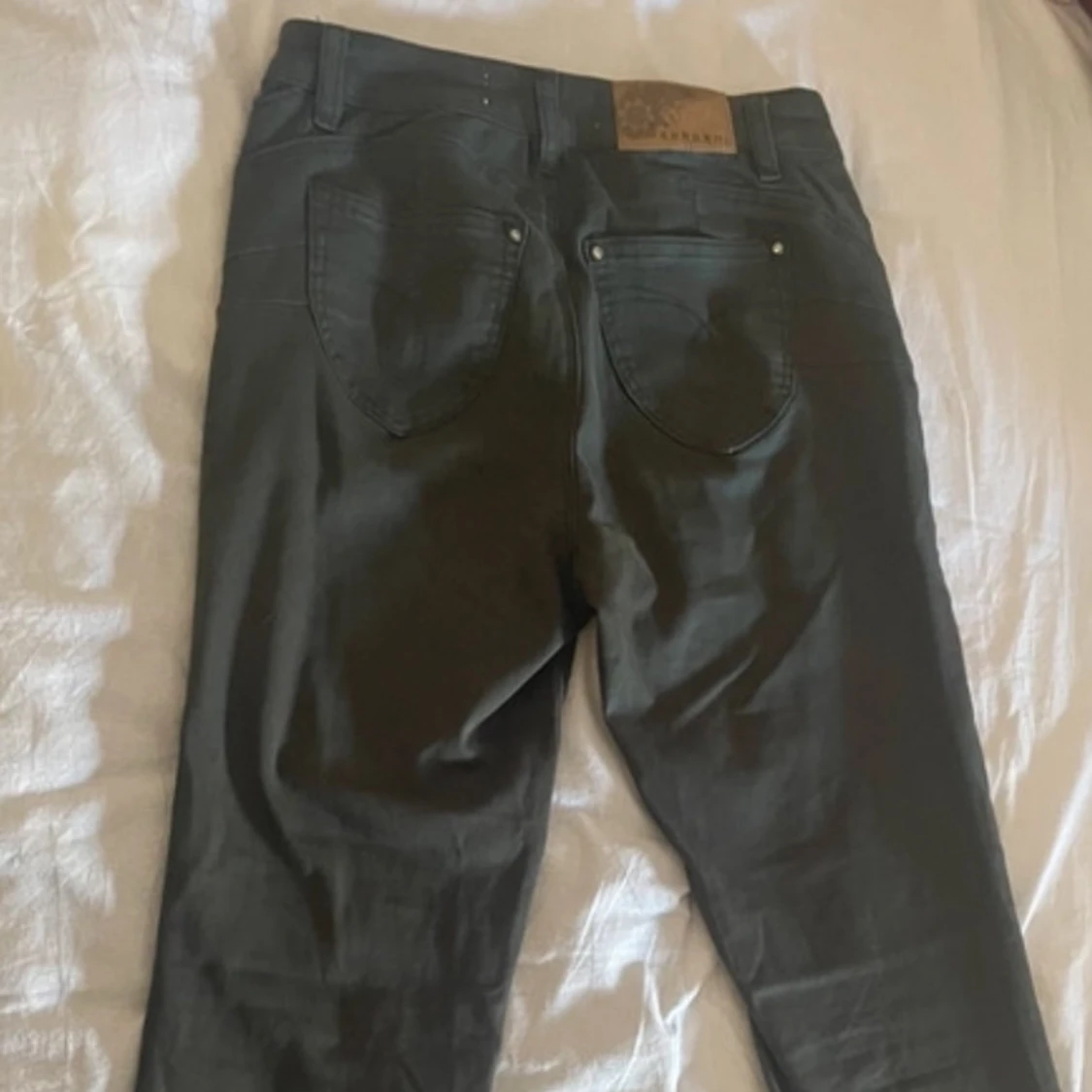 Gröna bootcut byxor  - 92