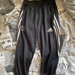 Adidas mjukis - Använda men bra skick