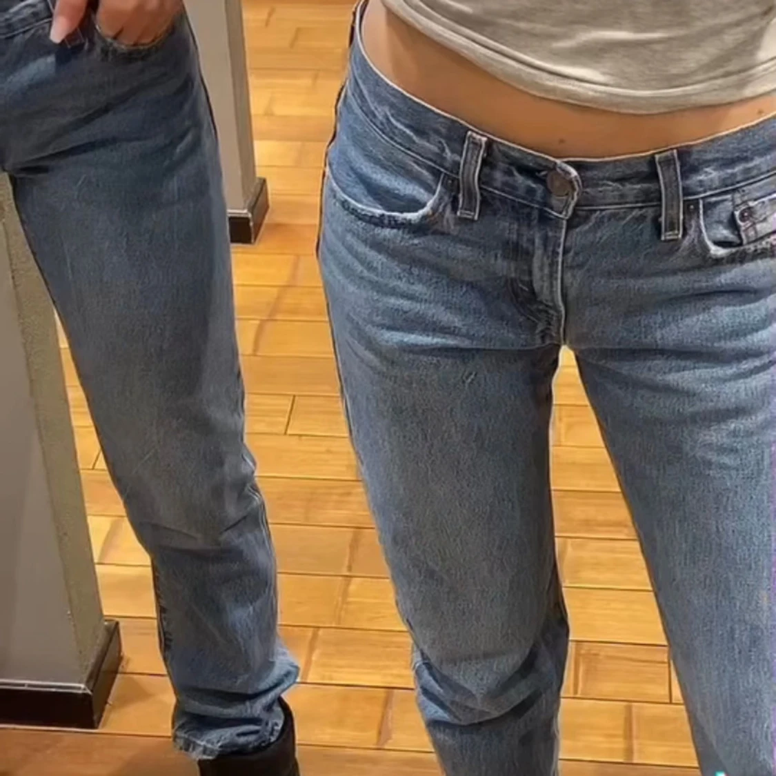 Levis Low waist jeans - 90