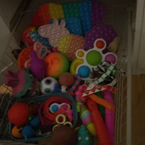 Fidget toys  - Alla priser pratas om vid köp eller intresse, allt är i fint skick och är olika gammla. 
