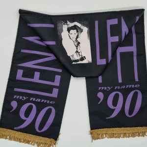 Lena Philipsson halsduk  - Från 1990 tryckt på ena sidan  Har legat orörd I förråd I alla dessa år 