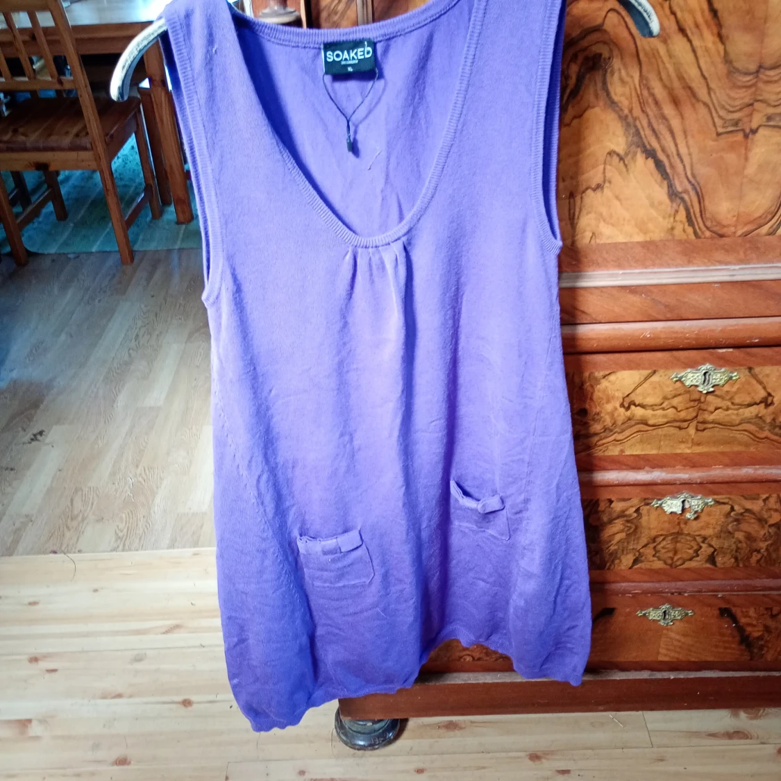 Kort klänning syrenlila stl XL med fickor fram. - 90