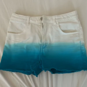 Shorts - Favvo shorts som tyvärr inte passar längre💘💘💘Barn storlek men skulle nog passa xs/xxs