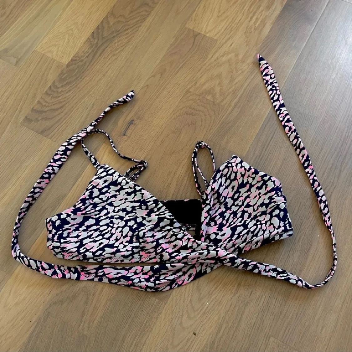 Bikiniöverdel  - 92