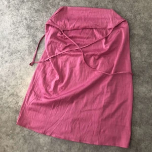 Rosa kort klänning H&M - Jätte fint skick!