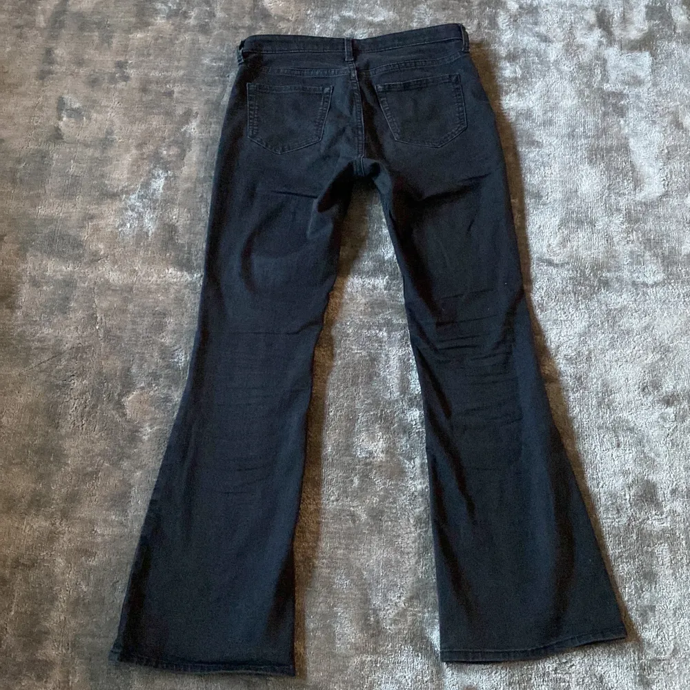 Såå bekväma o fina jeans från HM. Storlek 152 men dem är lite kortare i längden.. Jeans & Byxor.