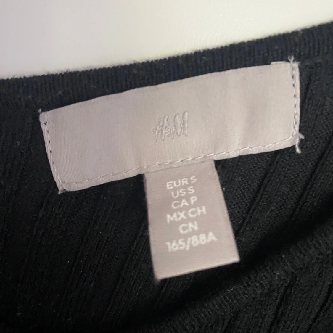 Svart midiklänning - 90