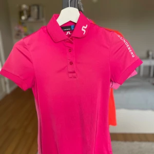 J-Lindeberg golfpiké - XS, rosa. J. Lindeberg