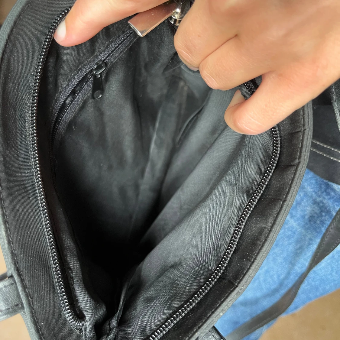 Svart axelväska - 91