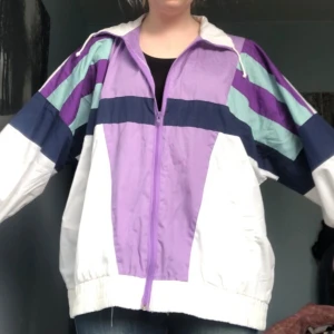 80s Jacka - Köpt på Humana. 80-tals jacka.