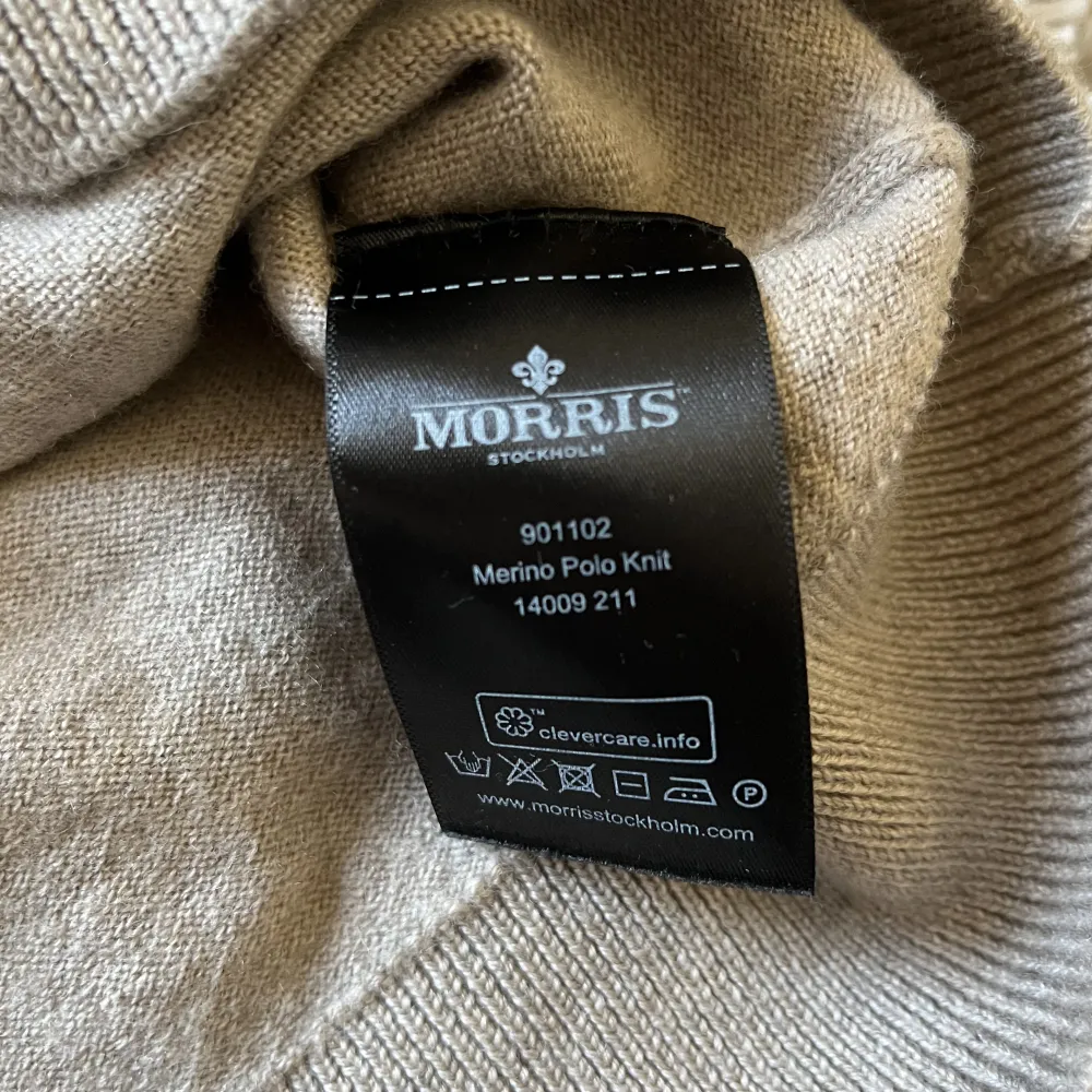 Riktig skön och stilren tröja från Morris i 100% merinoull. Toppskick och i storlek L. Skriv gärna om ni har funderingar!. Tröjor & Koftor.