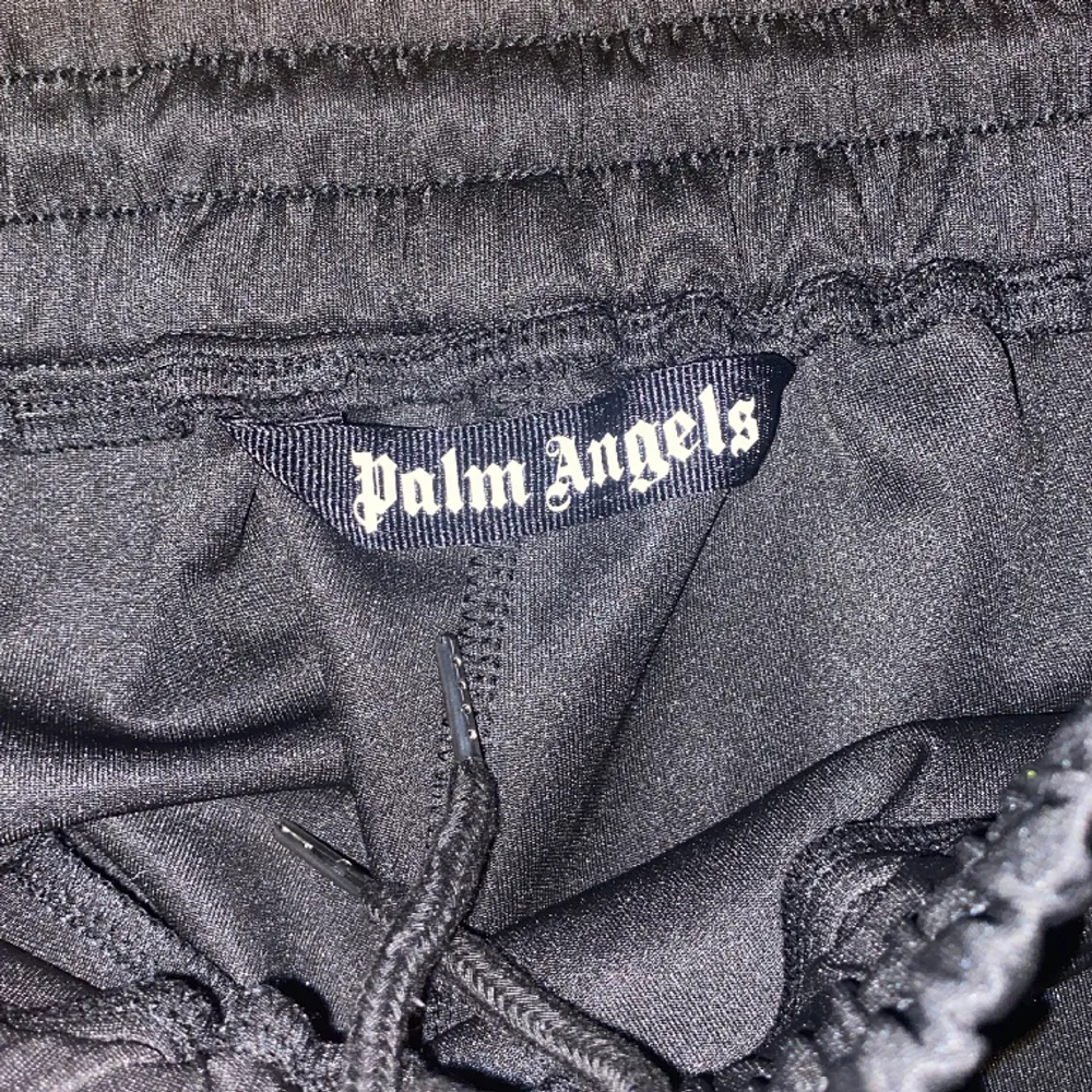 Helt Nya Och Riktigt Snygga Palm Angels Byxor Med 1:1 Kvalite!. Jeans & Byxor.