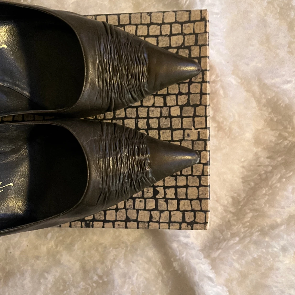 Mörka klackar  - 91