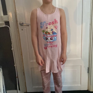 En sovtröja som är som ett jättelångt linne - Fin och bra sovklänning