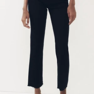 Jeans  - Från Zara. Storlek 38, aldrig använda. Sköna att ha på sig 