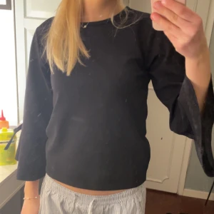 Supper fin tröja med arm detaljer  - Supper fin tröja med arm detaljer💕💕💕