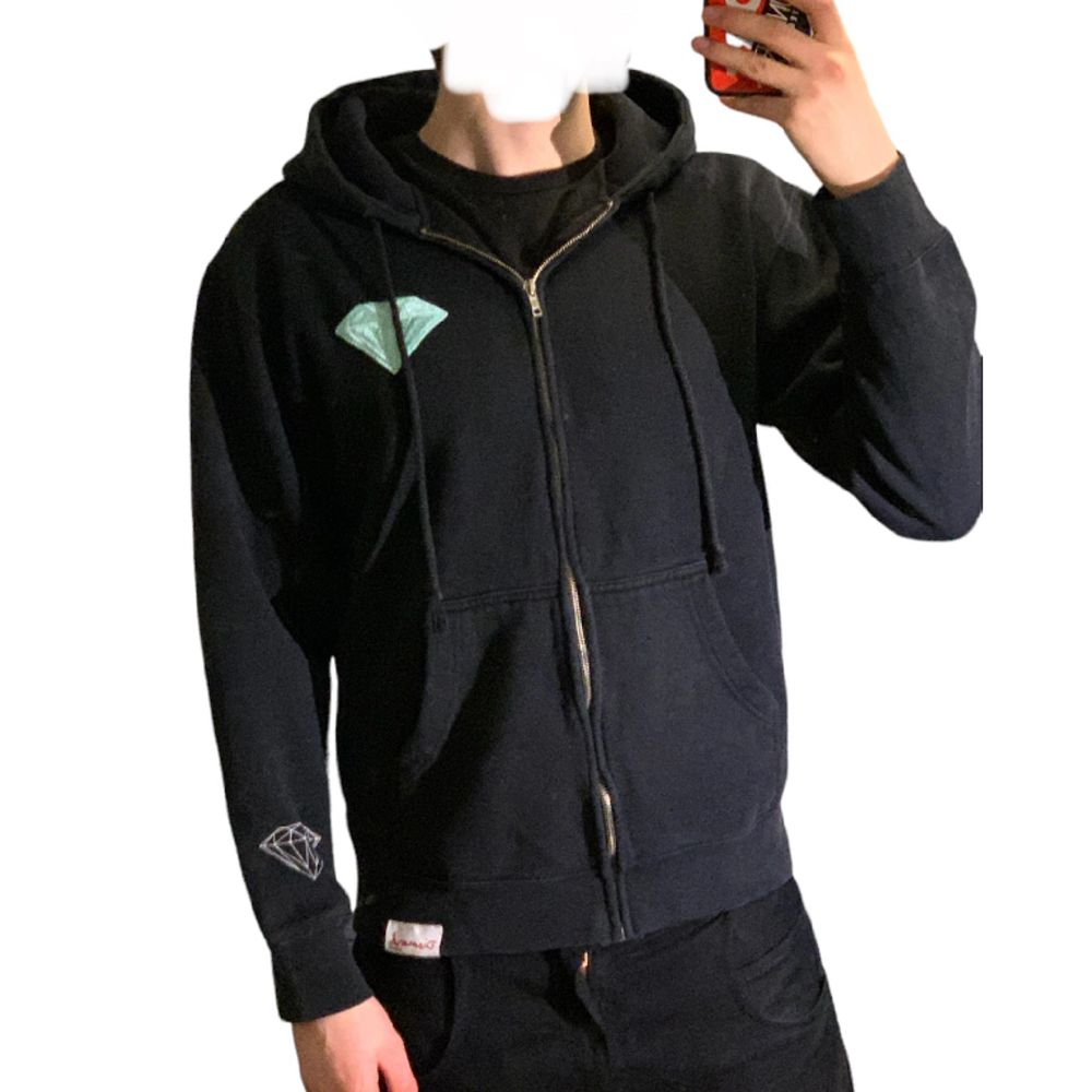 Svart Diamond supply zip up hoodie Plick Second Hand