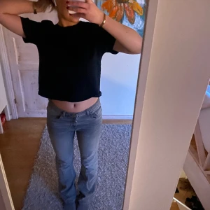 Ginatricot jeans 🌟 - Bootcutjeans från ginatricot i storlek 38, nästan aldrig använda! Köpte för 500 säljer för 280 kr! 
