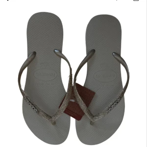 HAVAIANAS - New unworn slippers 39/40