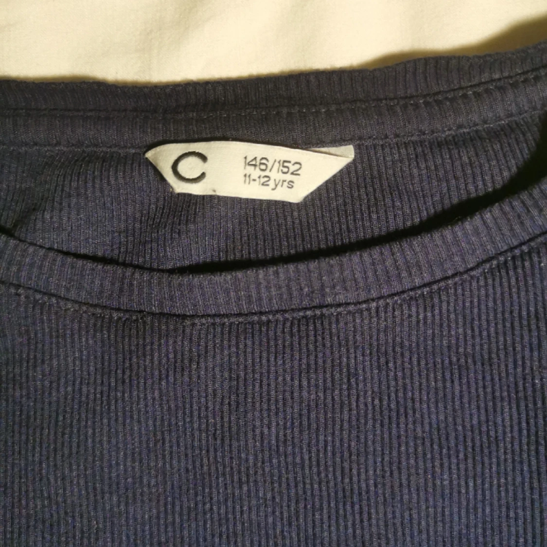 Mörkblå tröja!  - 91